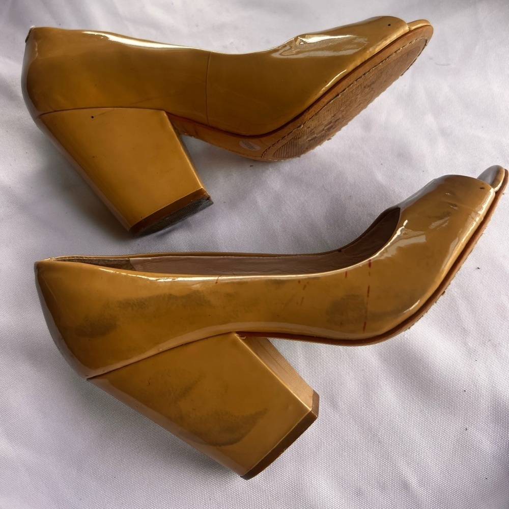 New Vince Camuto Tan Patent Leather wedge Heels 36.5 - Picture 3 of 6